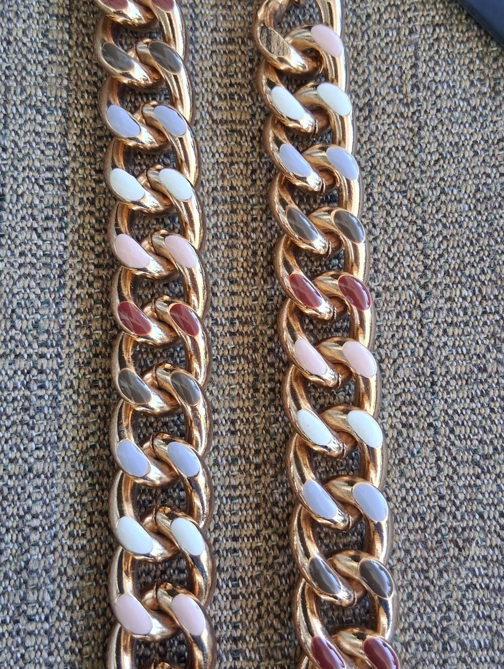 Ann Taylor NWT Gold Tone Chain Necklace with Pastel Enamel Links